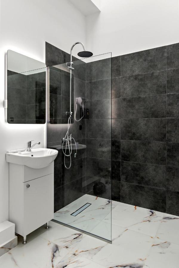 Selari Chambre Bucarest Esterno foto