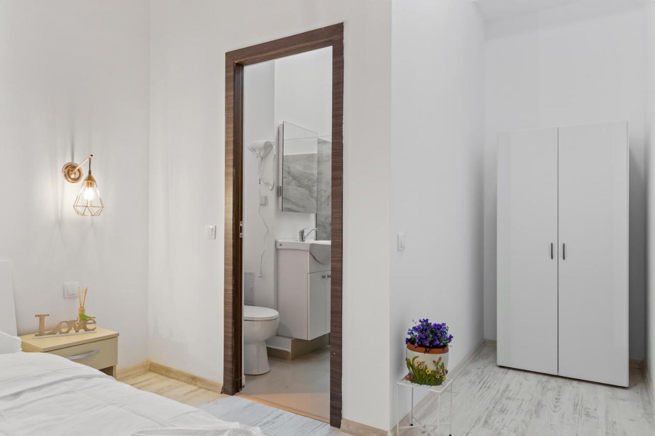 Selari Chambre Bucarest Esterno foto